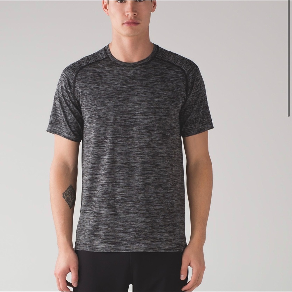 Men’s lululemon short sleeve dark gray